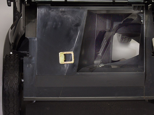 Honda HRX deck opening is mostly open. More clippings will enter the bag.